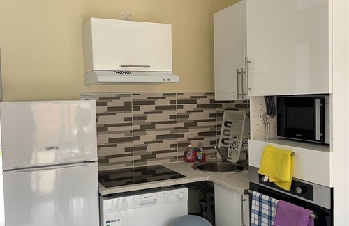 Chaum House | Holiday Home 'Foto' with Private Terrace, Wi-Fi and Air Conditioning