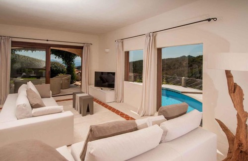 Abbiadori Apartment | Holiday home in Arzachena 31407