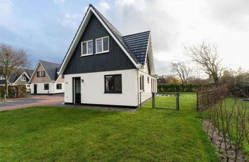 De Koog House | Holiday Home in De Koog near Forest