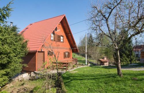 Brod Moravice House | Holiday Home in Gorski Kotar with Pool