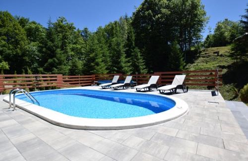 Brod Moravice House | Holiday Home in Gorski Kotar with Pool