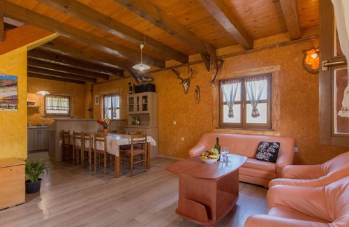 Brod Moravice House | Holiday Home in Gorski Kotar with Pool