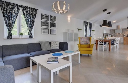 Sveta Nedelja House | Holiday Home in Nedescina with Terrace, Air condition, WIFI, Washing machine (4816-1)