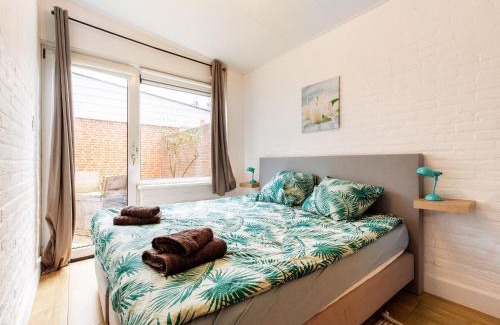Municipality of Noordwijk House | Holiday Home in Noordwijkerhout near Lake
