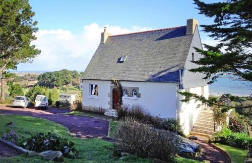 Trebeurden House | Holiday Home in Trébeurden with Sea View, cleaning included