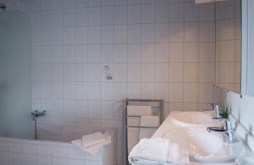 Walk House | Holiday Home in Waimes with Sauna & Bubble Bath