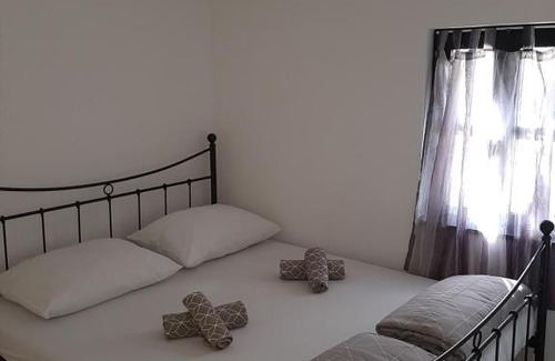 Drage House | Holiday home Ivana-Vrana lake