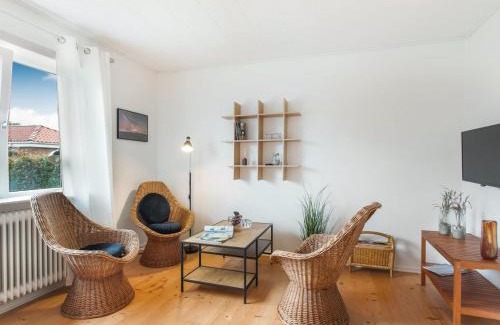 Hou House | Holiday Home Kirsi - from the sea by Interhome