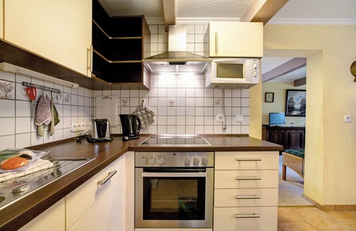 Wesselburen House | Holiday Home 'Lachmöwe' with Private Terrace, Private Garden and Wi-Fi