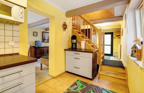 Wesselburen House | Holiday Home 'Lachmöwe' with Private Terrace, Private Garden and Wi-Fi