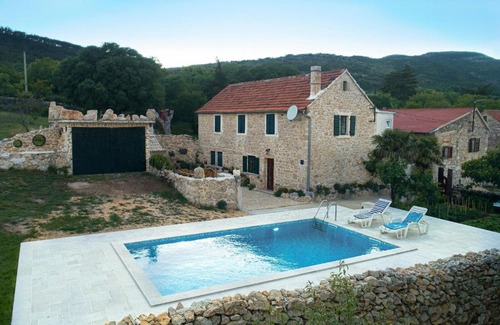 Drnis House | Holiday Home Leptir
