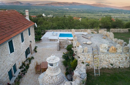 Drnis House | Holiday Home Leptir