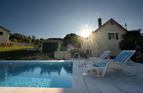Drnis House | Holiday Home Leptir