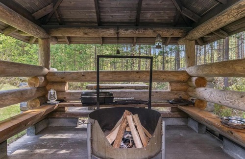 Hiukkajoki House | Holiday Home Luonnonhelma