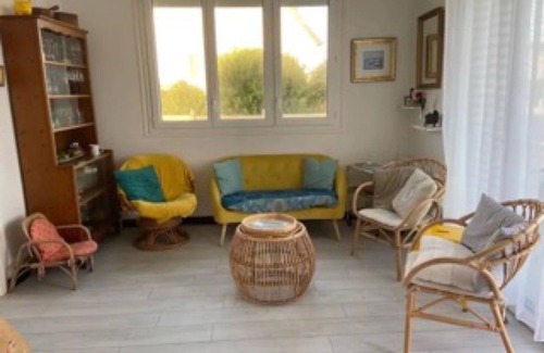 Trevignon House | Holiday Home 'Maison 4 Pers 100m De La Plage' with Sea View, Private Terrace and Wi-Fi