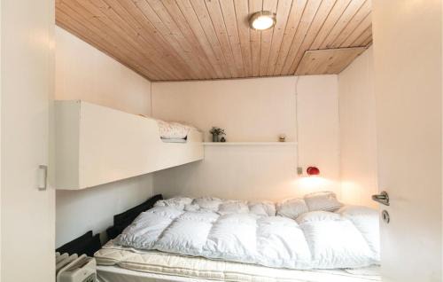 Snogebaek House | Holiday Home Midtvej Nexø V