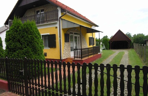 Balatonkeresztur House | Holiday home near the center with washer