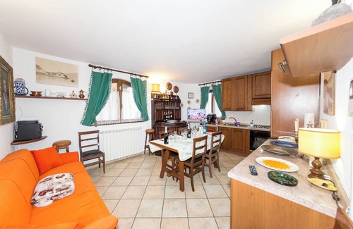 Castelveccana House | Holiday Home Parco Azzurro close to Lake with Pool & Wi-Fi
