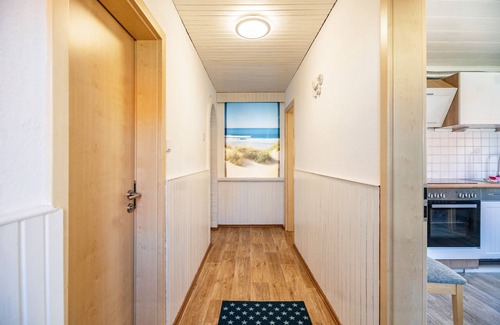 Juist House | Holiday Home 'Seehaus Juist' near the Beach with Sea View, Wi-Fi & Terrace