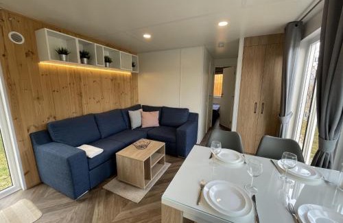 Riedenburg House | Holiday Home Tiny Haus Flussblick by Interhome