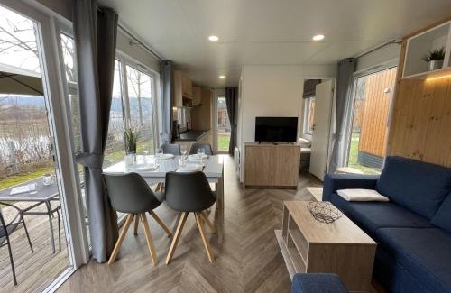 Riedenburg House | Holiday Home Tiny Haus Flussblick by Interhome