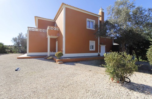 Silves House | Holiday Home 'Vila Pedra' with Mountain View, Wi-Fi and Air Conditioning
