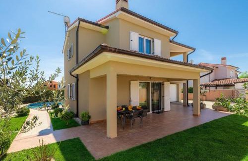 Loborika House | Holiday Home Villa Zara by Interhome