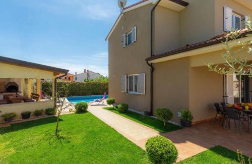 Loborika House | Holiday Home Villa Zara by Interhome