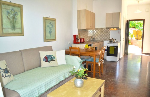 Agios Gordios Apartment | Holiday House Angelos B on Agios Gordios Beach