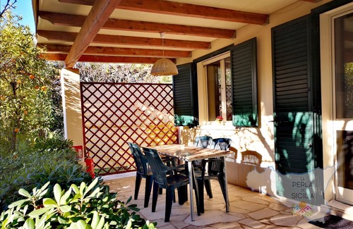Marina di Modica House | Holiday house Marina di Modica for 1 - 4 persons with 2 bedrooms - Holiday home