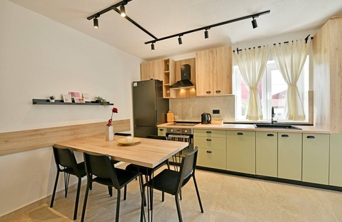 Dracevac House | Holiday house Vento with private backyard