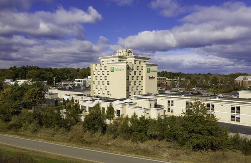 Dedham Hotel | Holiday Inn Boston - Dedham Hotel & Conference Center, an IHG Hotel