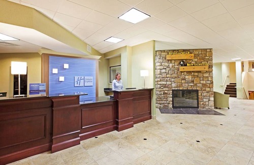 Blowing Rock Hotel | Holiday Inn Express Blowing Rock South, an IHG Hotel