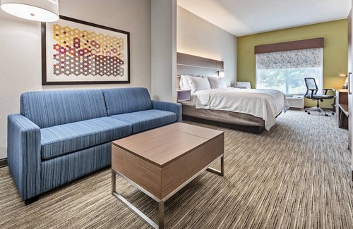 Lake Zurich Hotel | Holiday Inn Express Hotel & Suites, a Lake Zurich-Barrington, an IHG Hotel