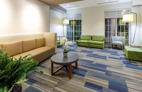 Sturbridge Hotel | Holiday Inn Express & Suites - Sturbridge, an IHG Hotel