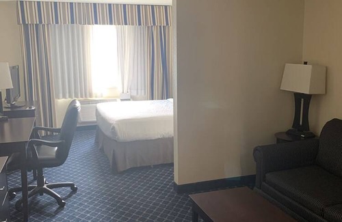 Torrington Hotel | Holiday Inn Express Hotel & Suites Torrington, an IHG Hotel