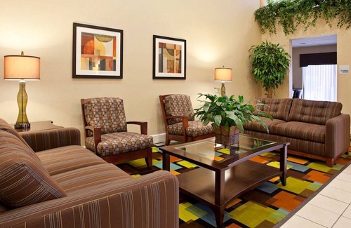 Wadsworth Hotel | Holiday Inn Express Hotel & Suites Wadsworth, an IHG Hotel