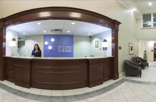 Wadsworth Hotel | Holiday Inn Express Hotel & Suites Wadsworth, an IHG Hotel