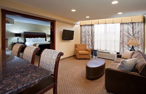 Wadsworth Hotel | Holiday Inn Express Hotel & Suites Wadsworth, an IHG Hotel