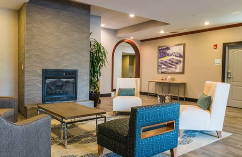Jackson Hotel | Holiday Inn Express & Suites Jackson, an IHG Hotel