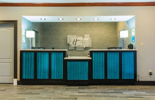 Jackson Hotel | Holiday Inn Express & Suites Jackson, an IHG Hotel