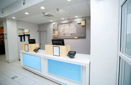 Carlsbad Hotel | Holiday Inn Express Carlsbad, an IHG Hotel