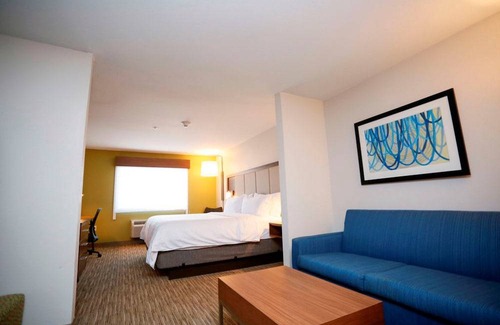 Carlsbad Hotel | Holiday Inn Express Carlsbad, an IHG Hotel