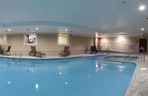 Wabash Hotel | Holiday Inn Express Hotel & Suites Wabash, an IHG Hotel