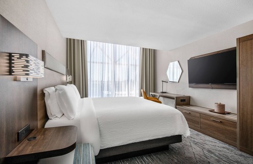 Sorrento Valley Hotel | Holiday Inn Express Hotel & Suites San Diego-Sorrento Valley by IHG