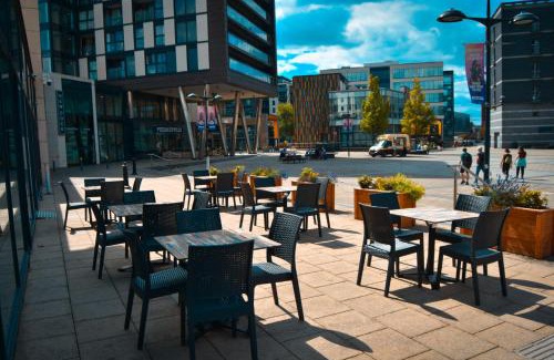 Leeds Hotel | Holiday Inn Express Leeds City Centre - Armouries by IHG