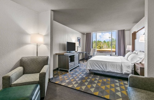 Lucedale Hotel | Holiday Inn Express Lucedale by IHG