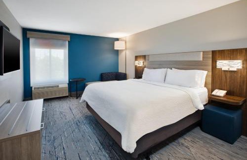 Tyrone Hotel | Holiday Inn Express Silver City by IHG