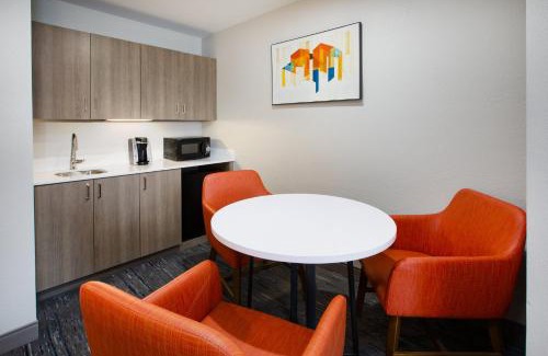 Tyrone Hotel | Holiday Inn Express Silver City by IHG