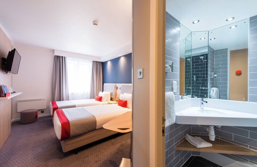 Bothwell Hotel | Holiday Inn Express Strathclyde Park M74 JCT 5 by IHG